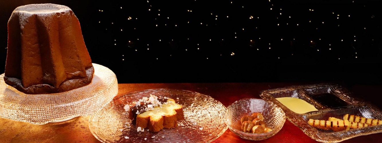 Tavola con tre dolci con pandoro avanzato