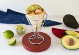 Coni di piadina con salmone e guacamolealt