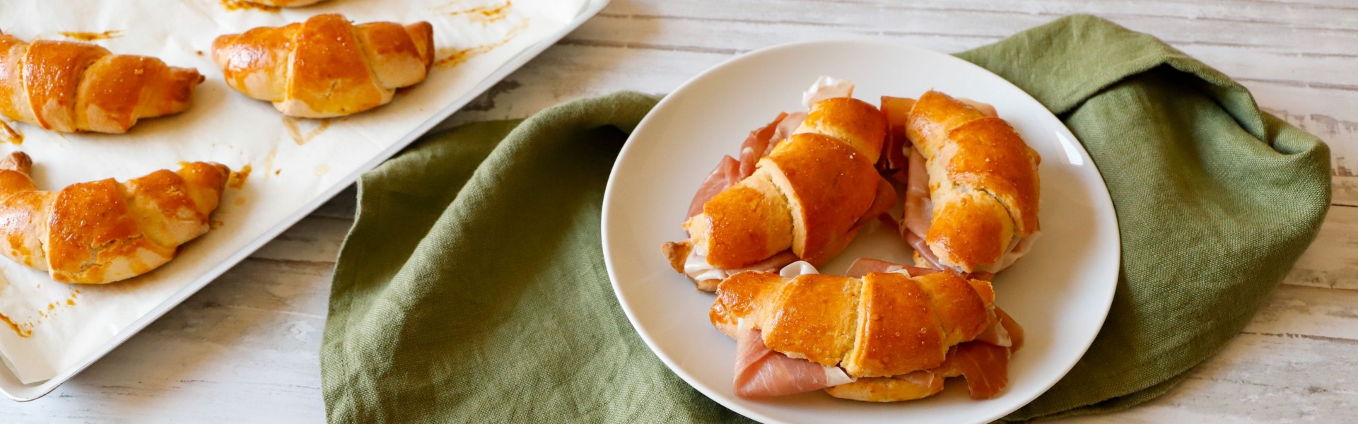 cornetti-salati-formaggio-yogurt-prosciutto-crudo