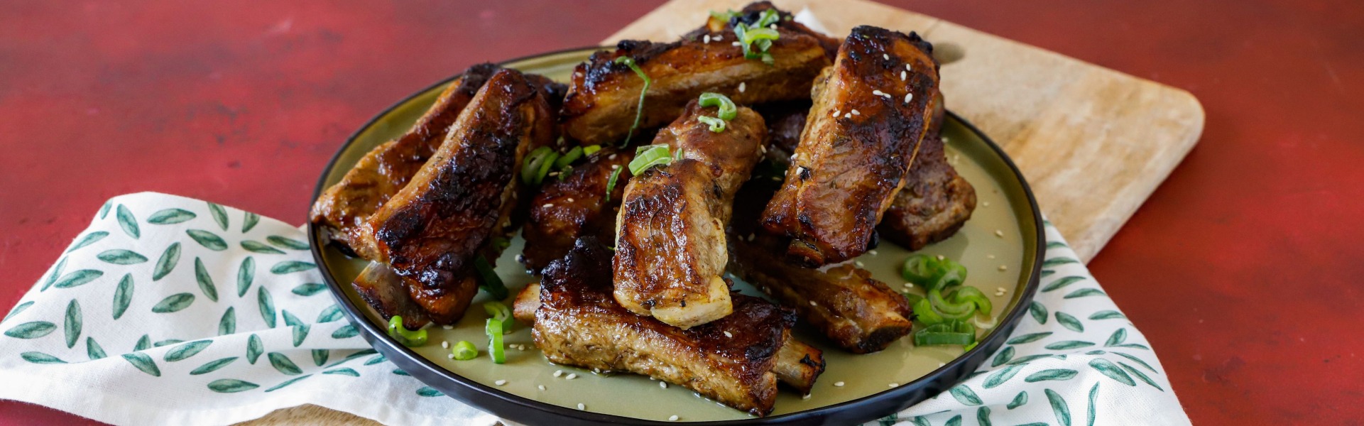 costine-di-maiale-in-padella-al-vino-bianco