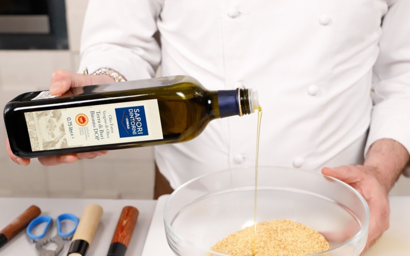 aggiungere olio a cous cous