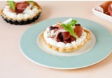 Crostatina salata con mousse di ricotta e prosciutto crudoalt