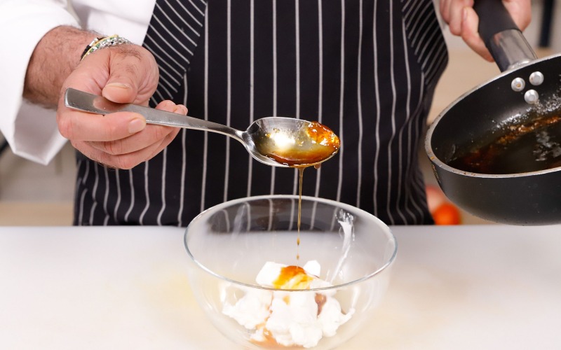 mescolare yogurt e sciroppo