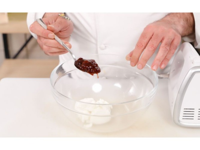 Ricotta e marmellata di ciliergie