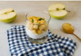 Dolce light al bicchiere con mele e yogurt grecoalt