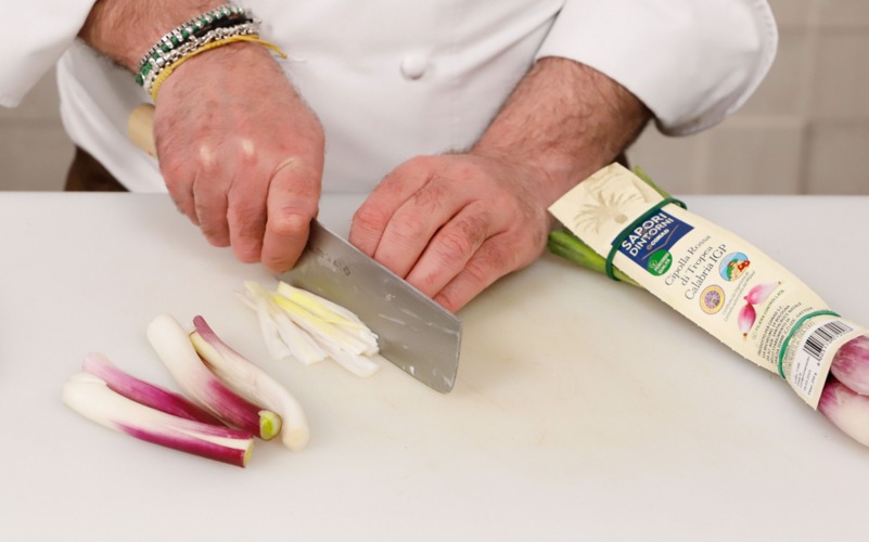 tagliare le cipolle