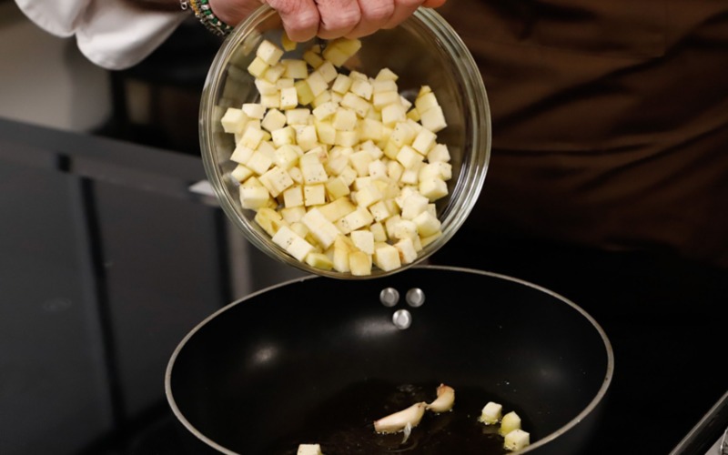 cuocere e condire melanzane 