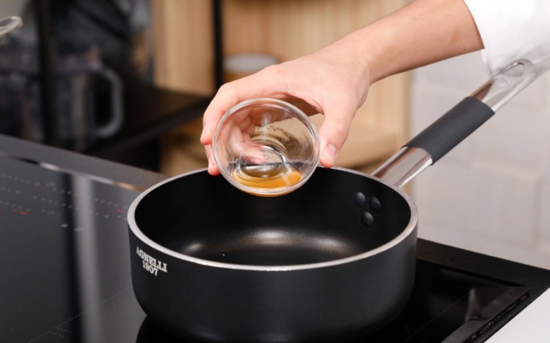 aggiunge aceto di mele