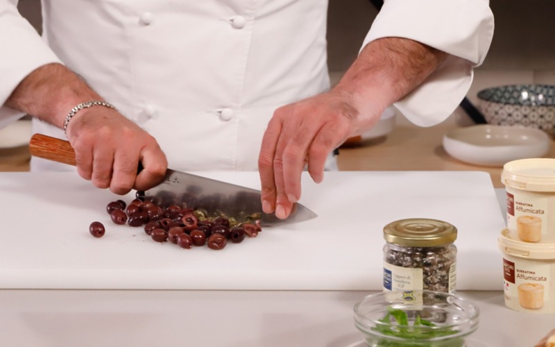 tritare capperi olive