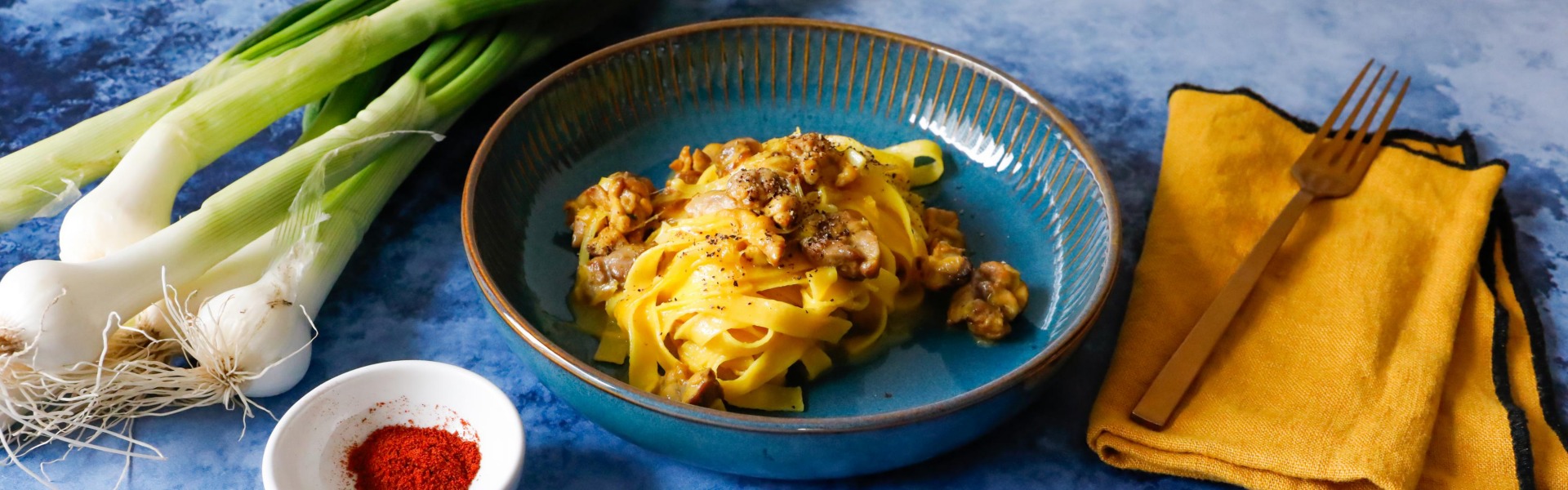 fettuccine-con-cipollotto-zafferano-animelle