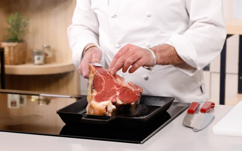 cuocere su tutti i lati carne