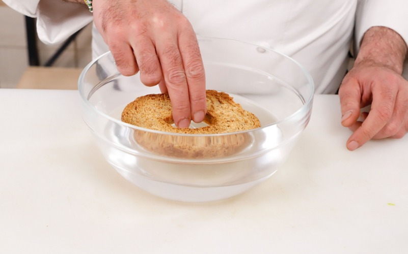 inumidire le friselle