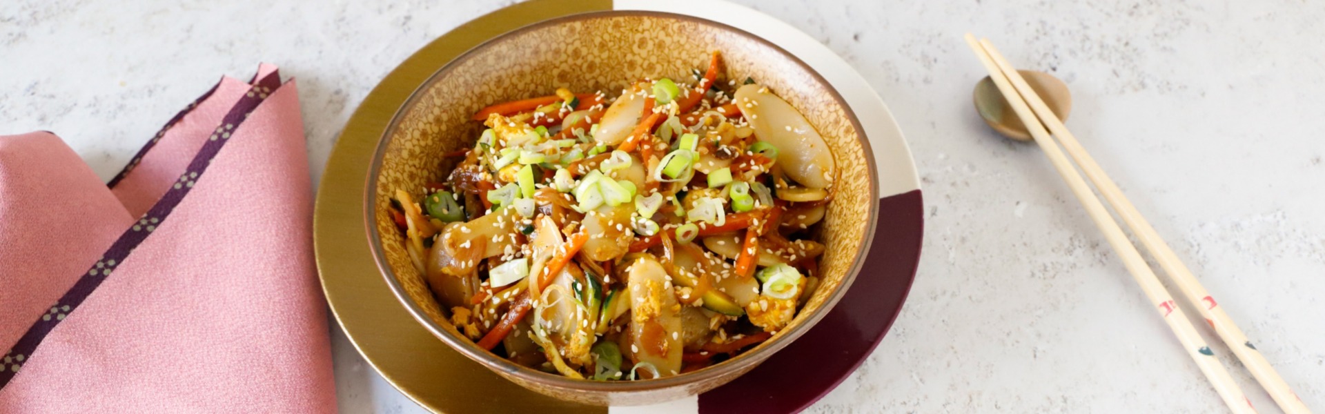 Gnocchi di riso cinesi con verdure