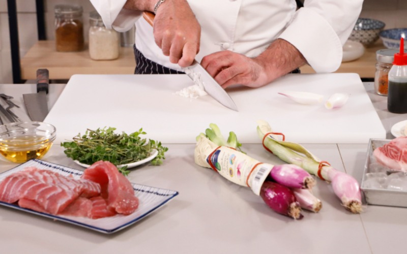 tagliare cipolla finemente