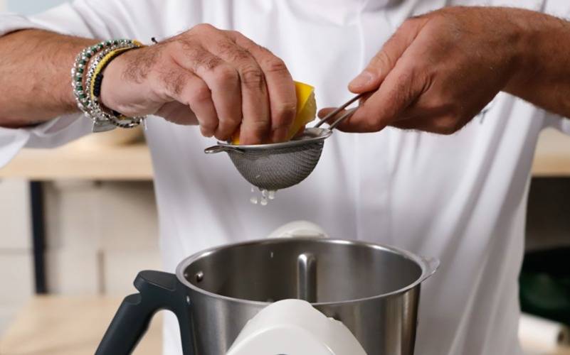 frullare con succo limone