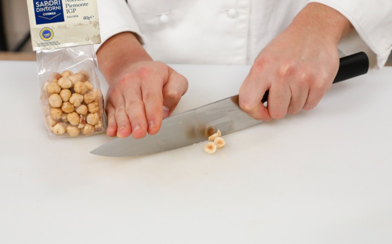 tagliare nocciole