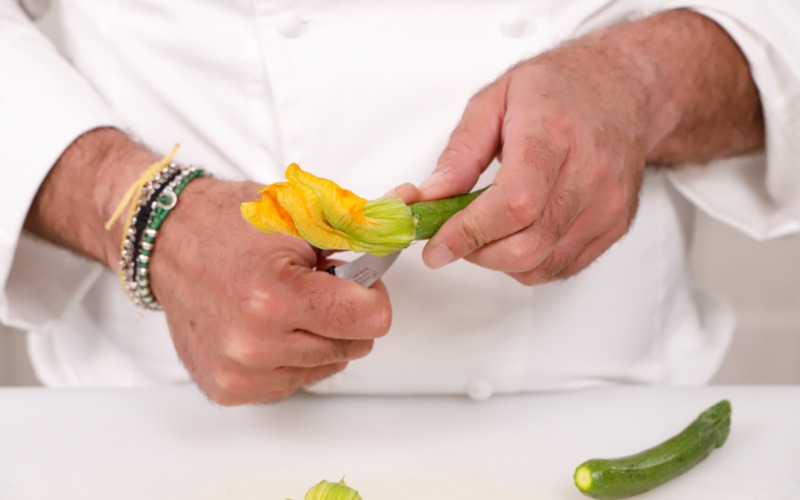 Pulire i fiori di zucca