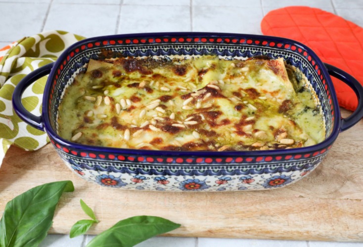 Lasagne al pesto ben gratinate dopo cottura in forno