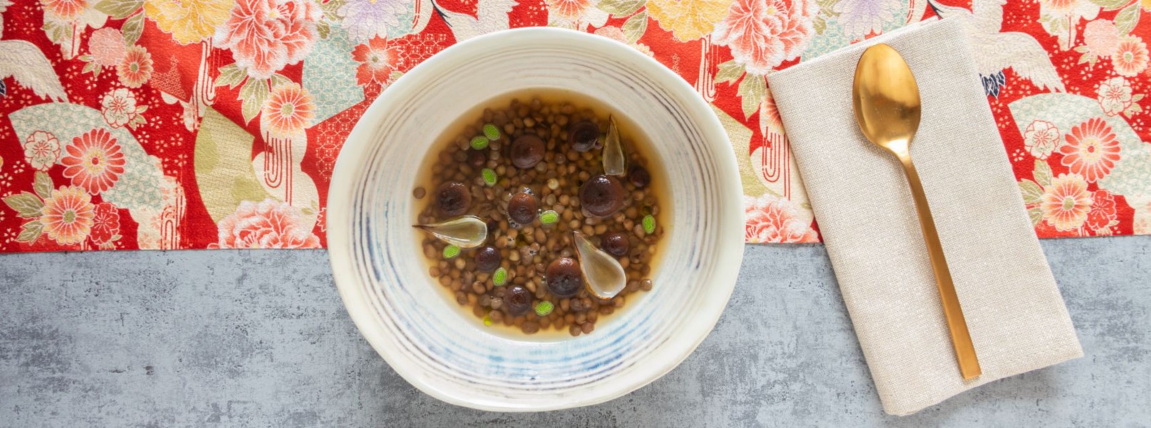 Lenticchie in brodo con funghi pioppini