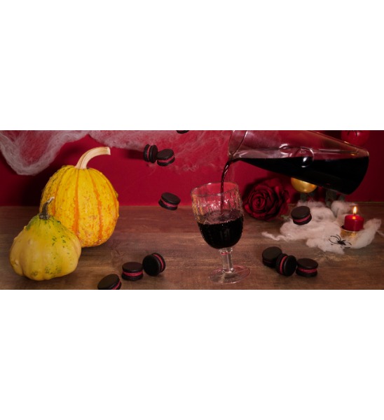 Come fare i macaron di Halloween alla crema di frutti rossi
