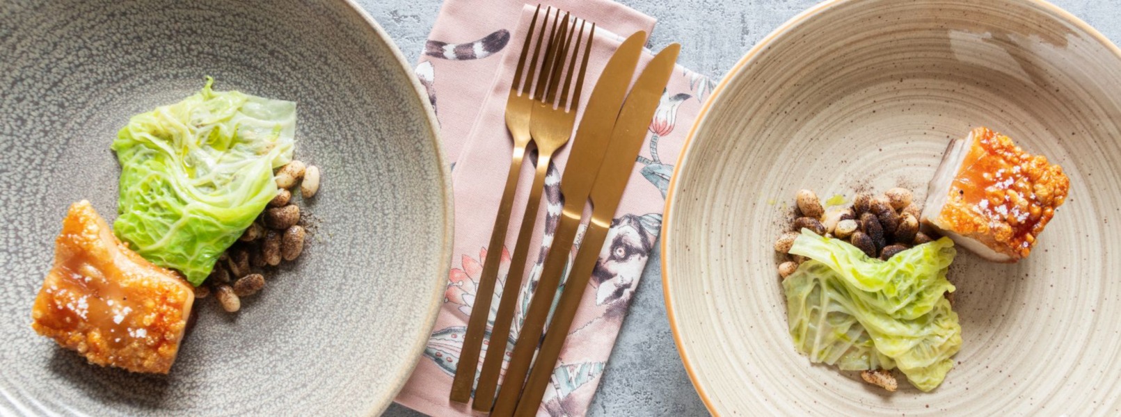 Pancia di maialino con fagioli e verza