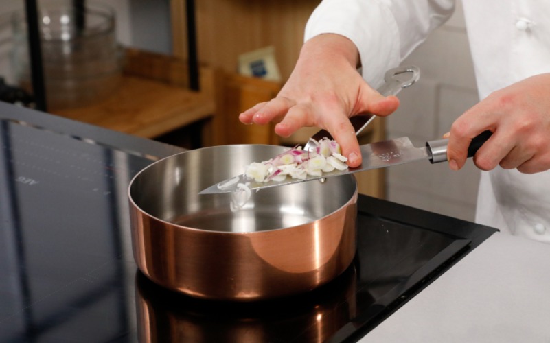 soffriggere aglio cipolla