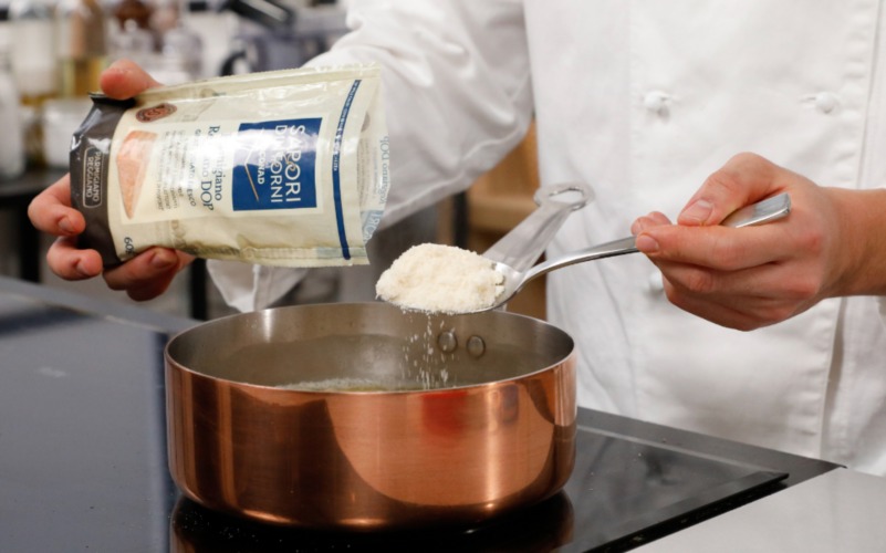 aggiungere parmigiano reggiano