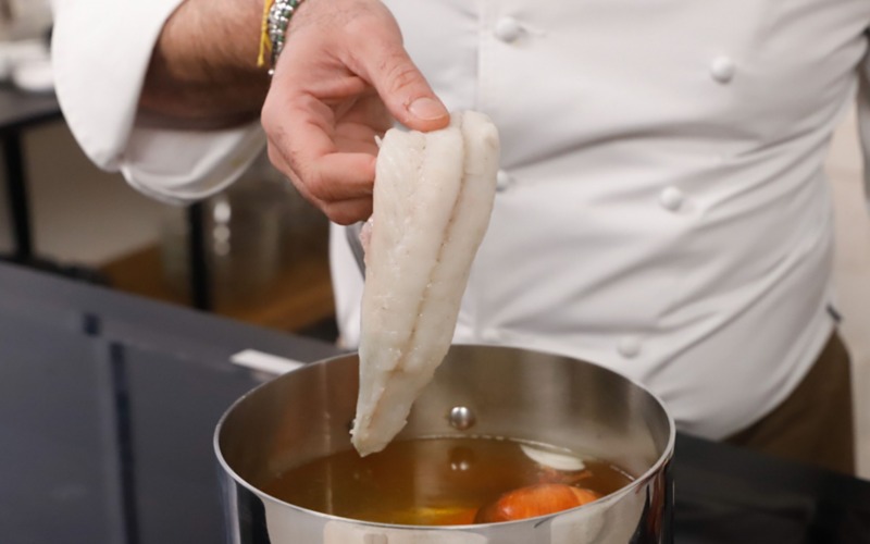 far bollire il pesce con verdure