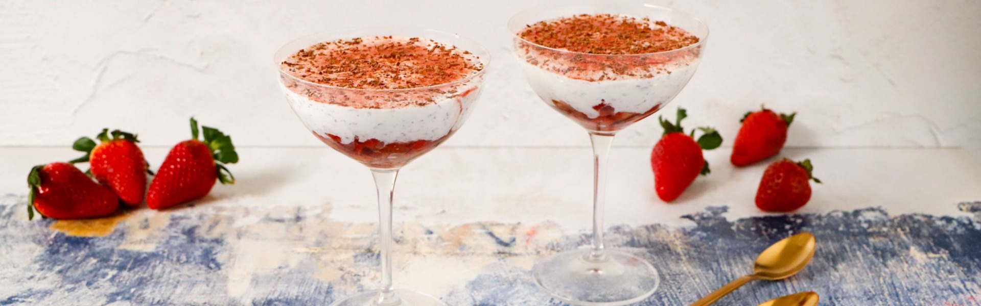 Mousse di ricotta e fragole senza panna 