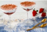 Mousse di ricotta, fragole e cioccolato: la ricetta senza pannaalt