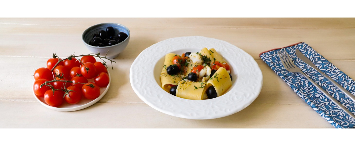 Paccheri con baccalà e pomodorini alla napoletana