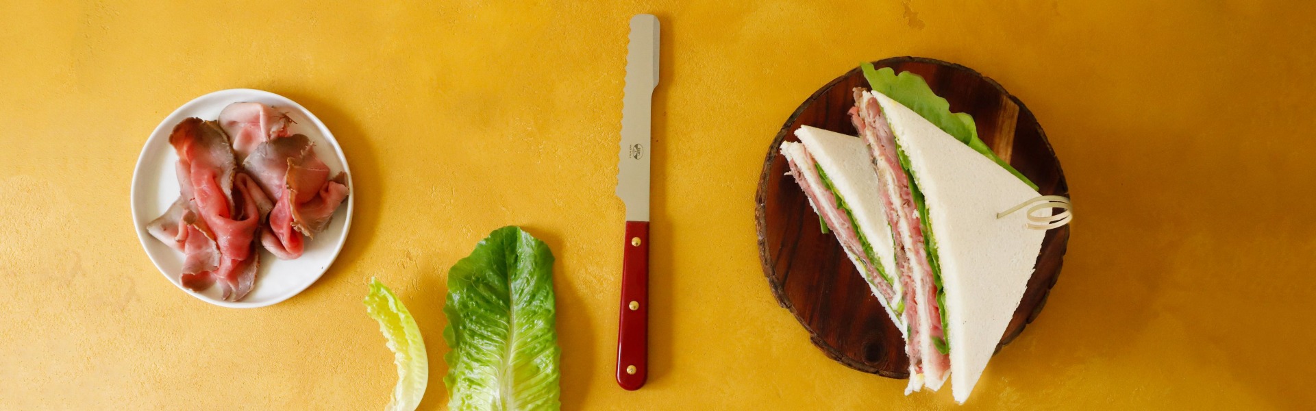 club-sandwich-con-roast-beef