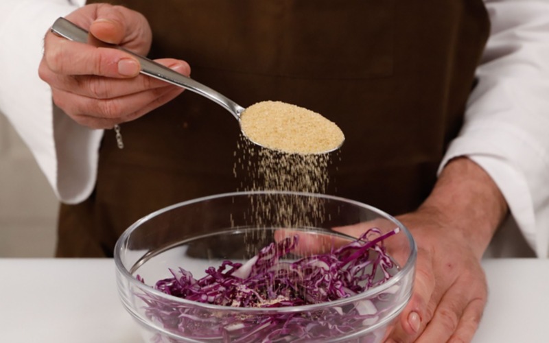 condire cavolo con zucchero