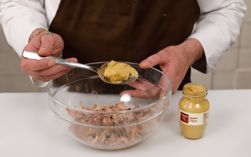 condire carne con senape