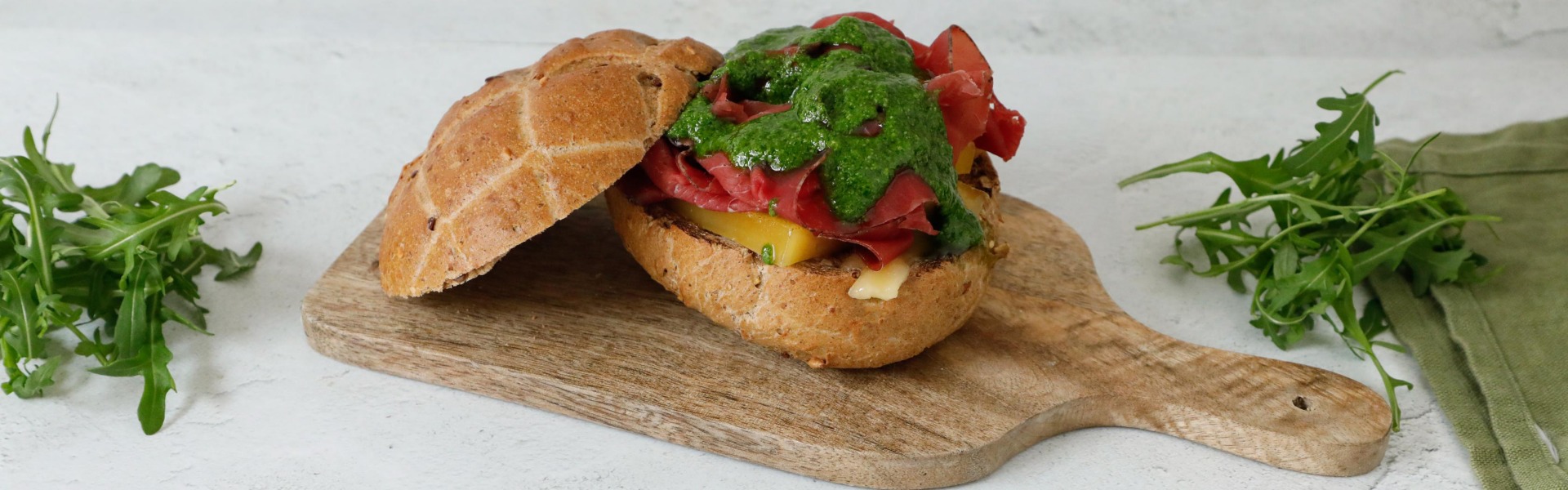 pane-integrale-bresaola-fontina-rucola