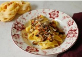 Pappardelle con ragù di funghialt