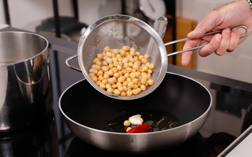 cuocere le vongole e i ceci