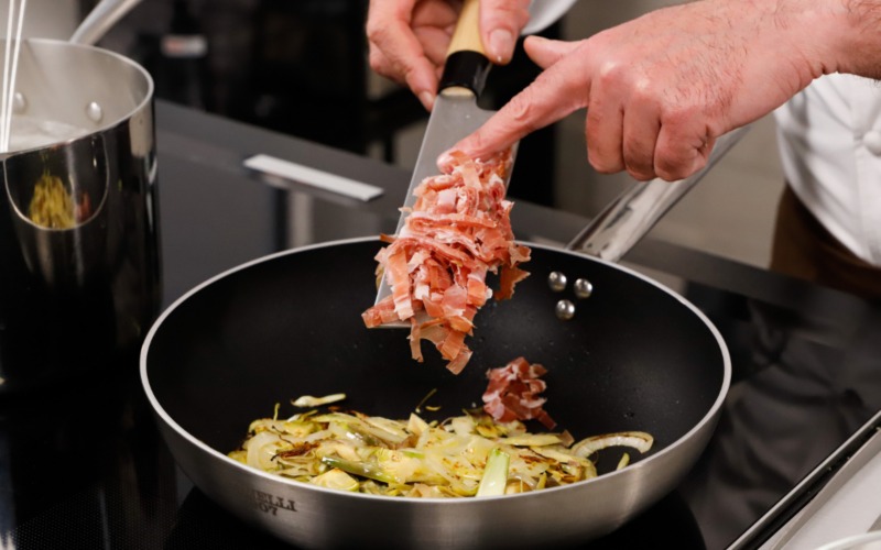 Pasta con carciofi e speck - aggiungere lo speck 