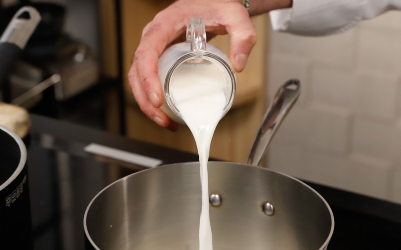 aggiungere acqua e latte