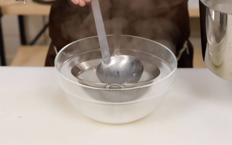 setacciare il composto