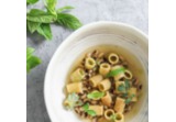 Pasta con fagioli all'occhio in brodo di menta e kombualt