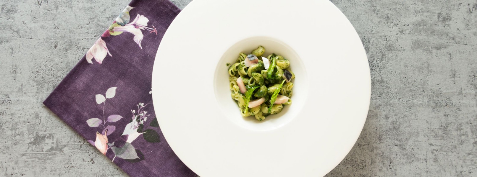 Pasta risottata con sgombro marinato e cime di rapa