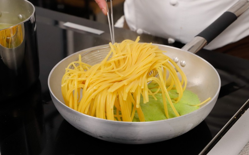 Pasta zucchine e bottarga - cottura