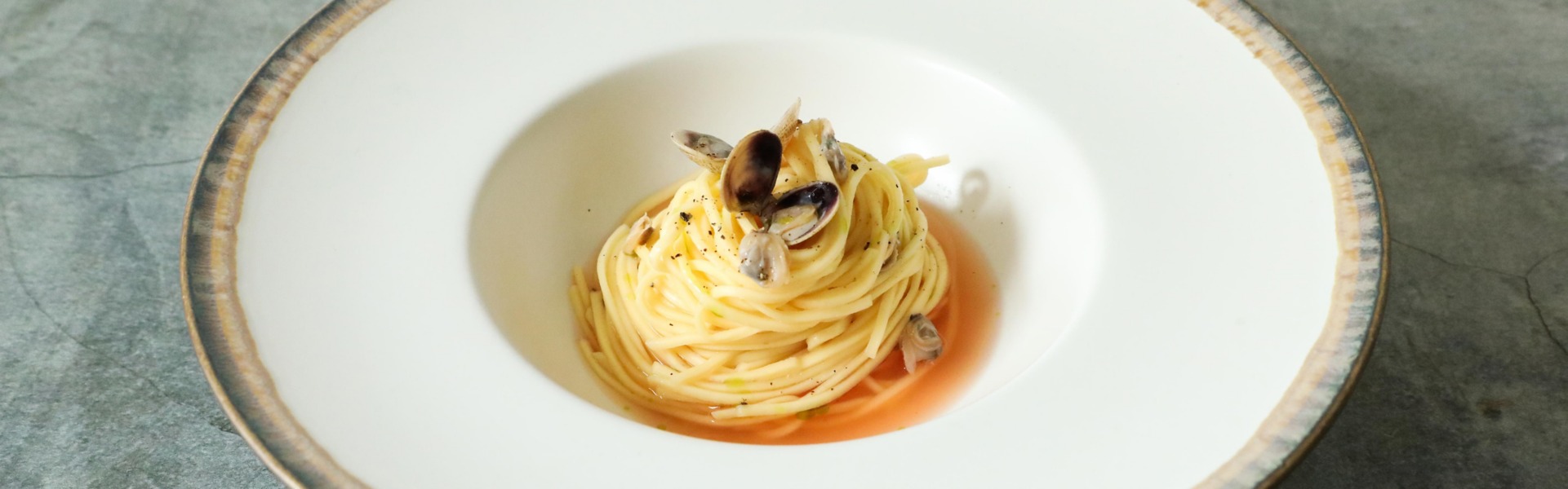 pasta-acqua-pomodoro-vongole