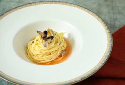 Pasta fresca con acqua di pomodoro e vongolealt