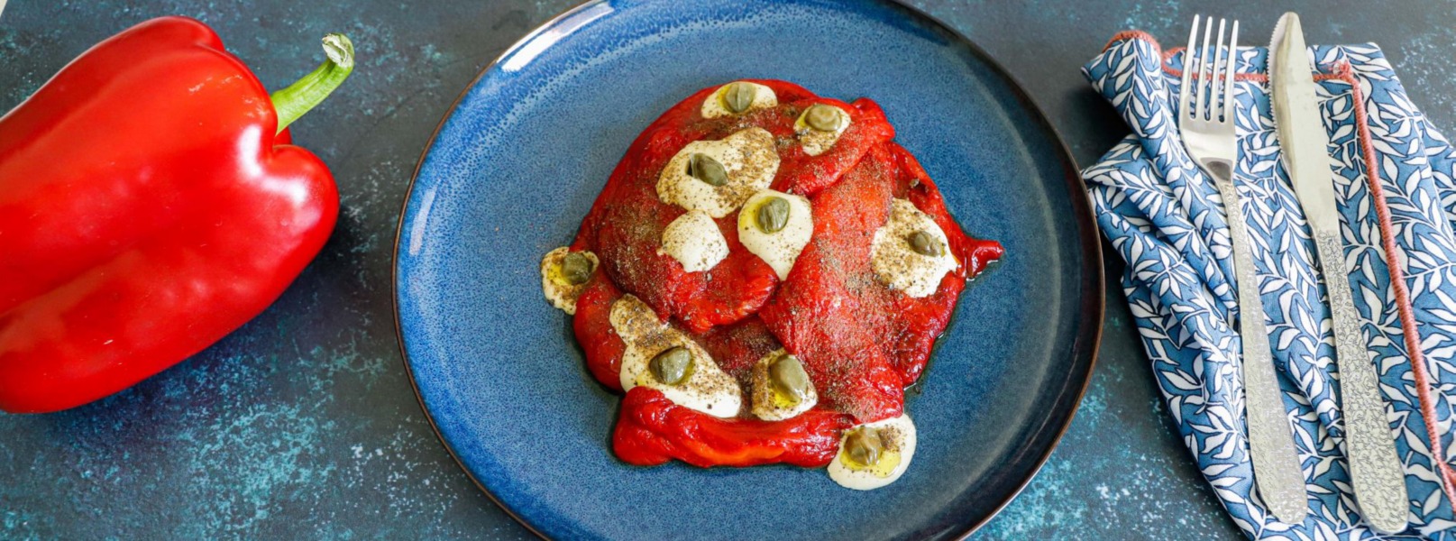 Peperoni arrostiti al forno con salsa tonnata