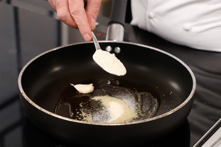 tostare il pangrattato