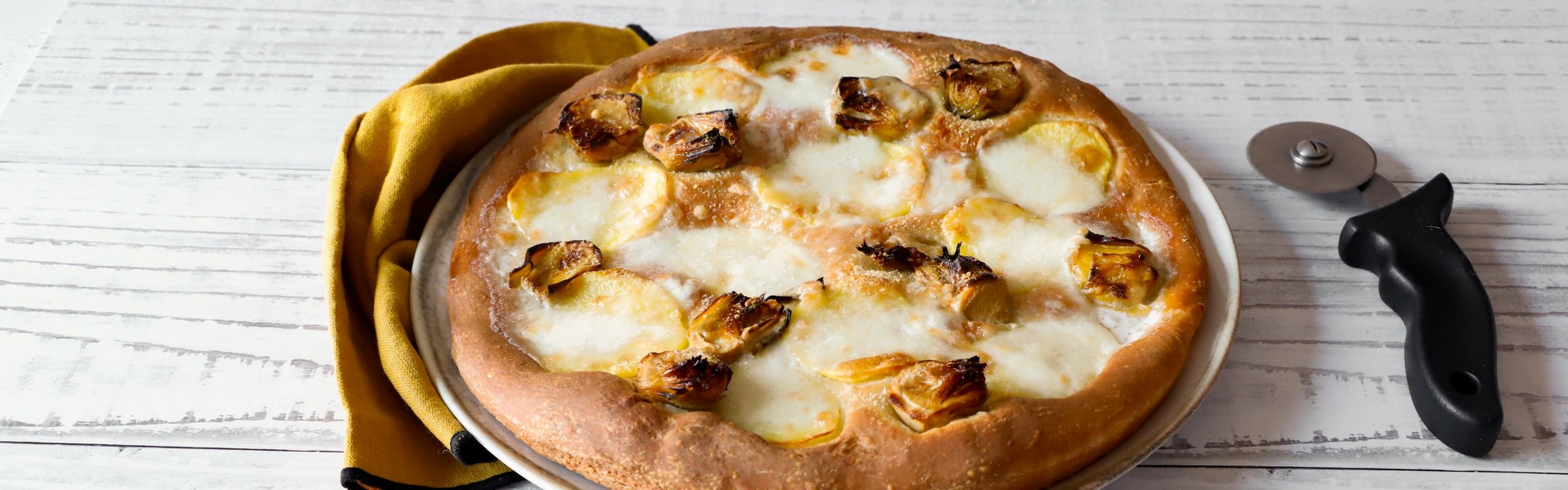 Pizza carciofi e patate