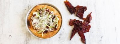 Pizza con tonno sott&#39;olio e peperone crusco alt