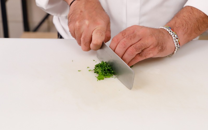 Polpette con farina di ceci: la ricetta del piatto vegetariano leggero e  gustoso